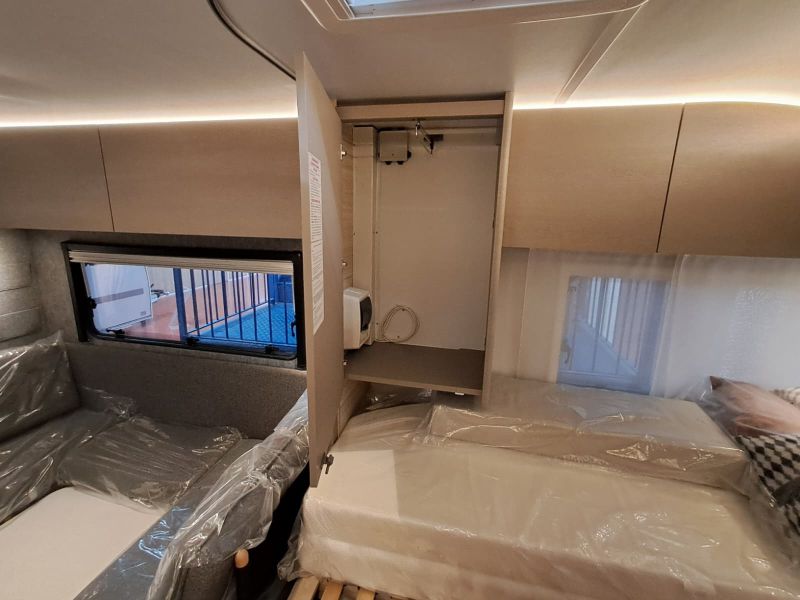 En venta Adria Adria Altea 472 PK Promo L'Alba Blanco 2025 Barcelona foto 14