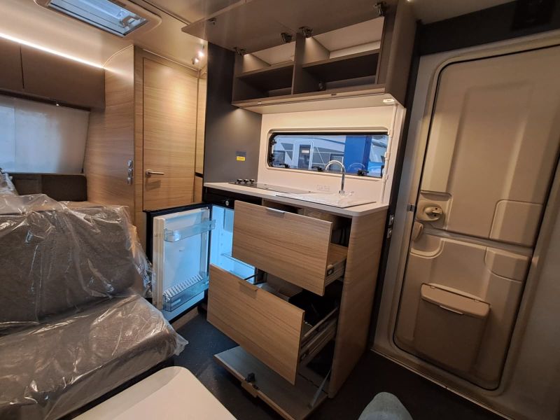 En venta Adria Adria Altea 472 PK Promo L'Alba Blanco 2025 Barcelona foto 15