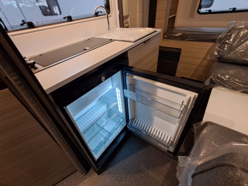 En venta Adria Adria Altea 472 PK Promo L'Alba Blanco 2025 Barcelona foto 17