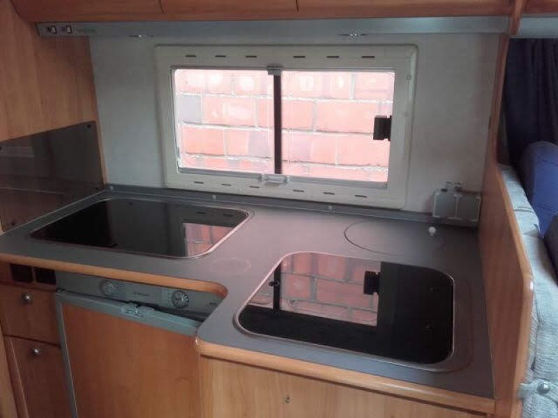 En venta Adria 660 SP Blanco 2003 Asturias foto 4