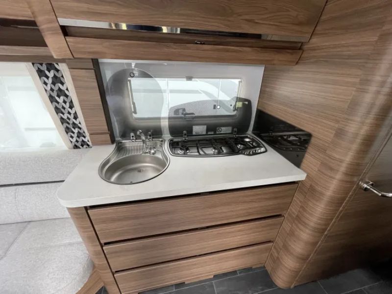 En venta Tabbert Puccini 550 E 2,5 Blanco 2022 Valencia foto 8