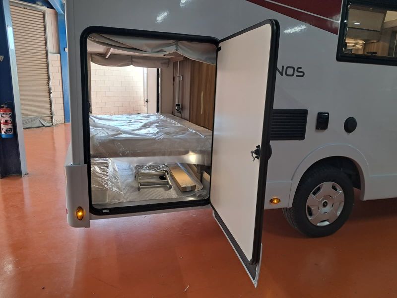 En venta Roller Team Roller Team Ford Kronos 279 M Selekt 165 CV Open Air 2026 Blanco 2026 Barcelona foto 4