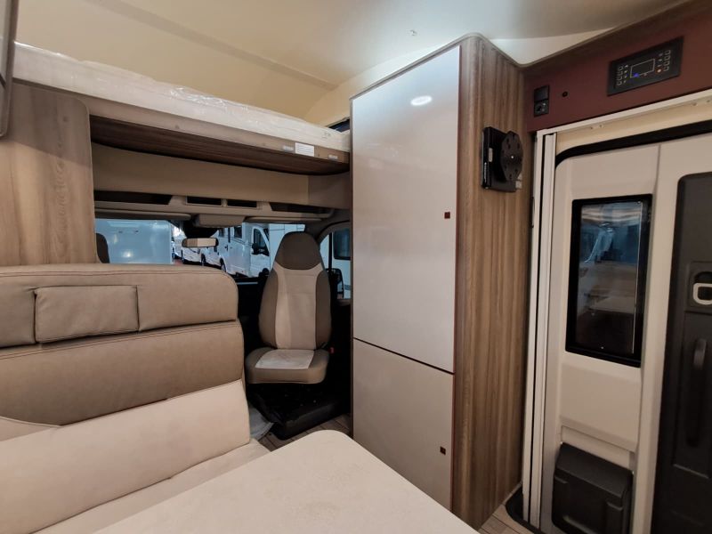 En venta Roller Team Roller Team Ford Kronos 279 M Selekt 165 CV Open Air 2026 Blanco 2026 Barcelona foto 9