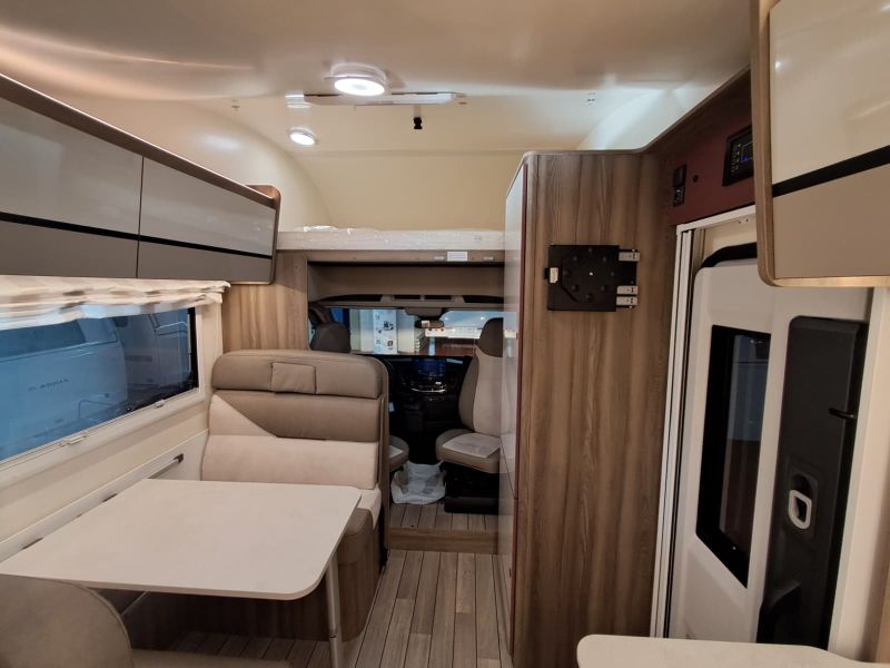 En venta Roller Team Roller Team Ford Kronos 279 M Selekt 165 CV Open Air 2026 Blanco 2026 Barcelona foto 11