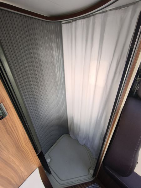 En venta Adria Twin 640 SLX Gris 2018 Sevilla foto 5