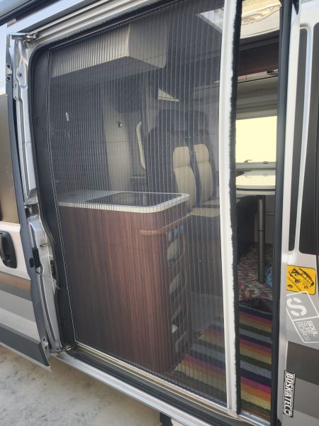 En venta Adria Twin 640 SLX Gris 2018 Sevilla foto 8