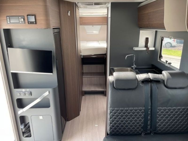 En venta Adria  Matrix 670 SL Supreme Gris 2022 Santa Cruz de Tenerife foto 13