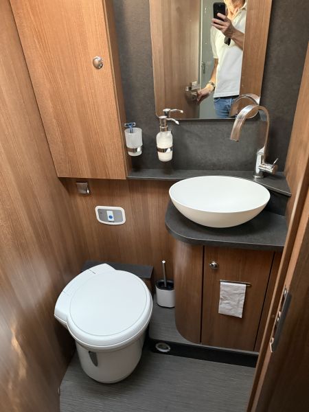 En venta Carthago C2 Tourer I 145 RB LE Blanco 2025 Barcelona foto 6