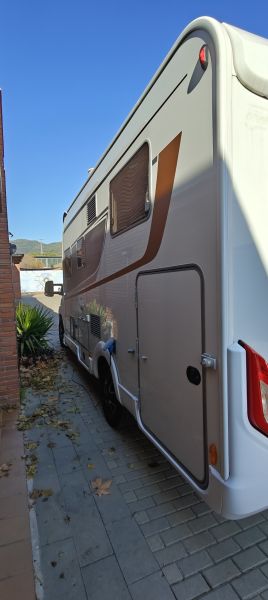 En venta Bürstner Lyseo Privilege TD690 Blanco 2022 Barcelona foto 3