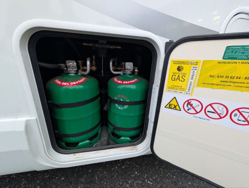 En venta Fiat McLouis Nevis 322 Blanco 2022 Huesca foto 3