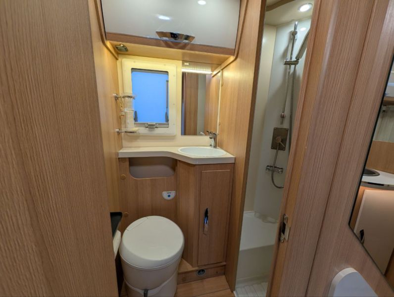 En venta Fiat McLouis Nevis 322 Blanco 2022 Huesca foto 18