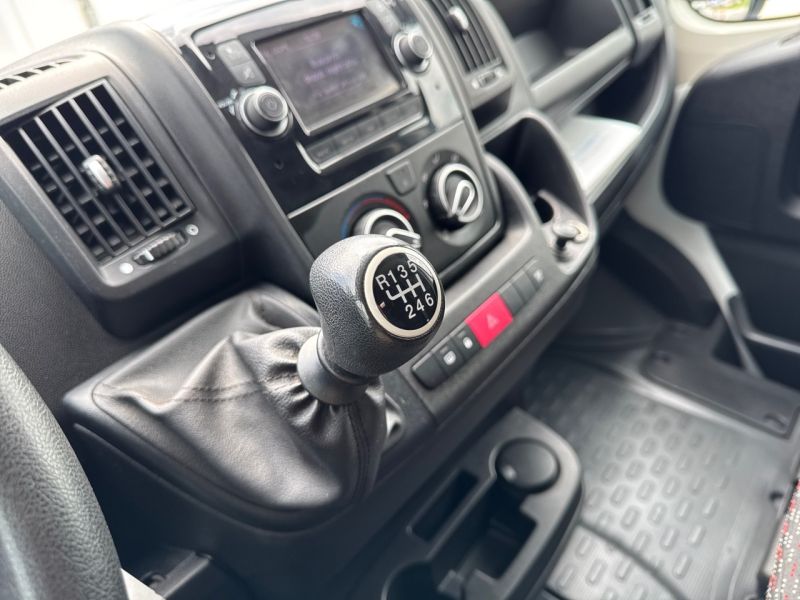 En venta Citroën Citroën Jumper 2.2 BlueHDi 140CV L4H3 Blanco 2021 Navarra foto 14