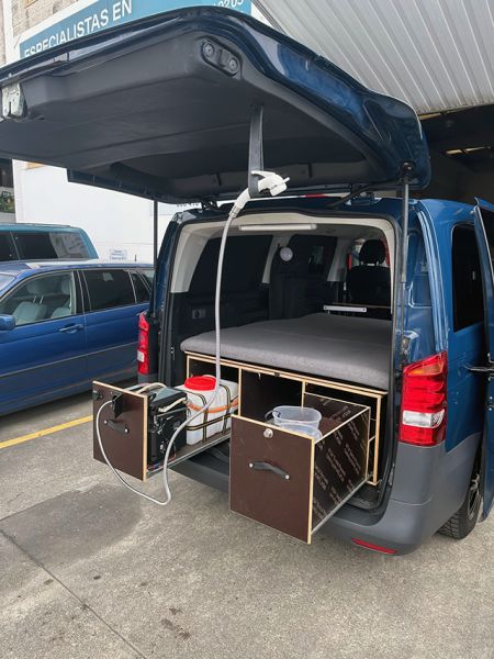 En venta Mercedes-Benz VITO TOURER Azul 2017 A Coruña foto 2