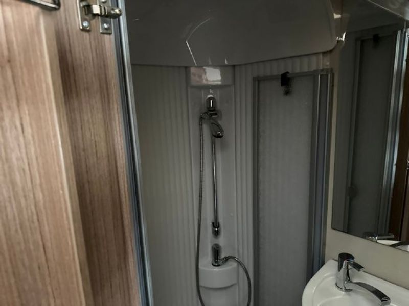 En venta Carado A 464 Blanco 2018 Santa Cruz de Tenerife foto 13