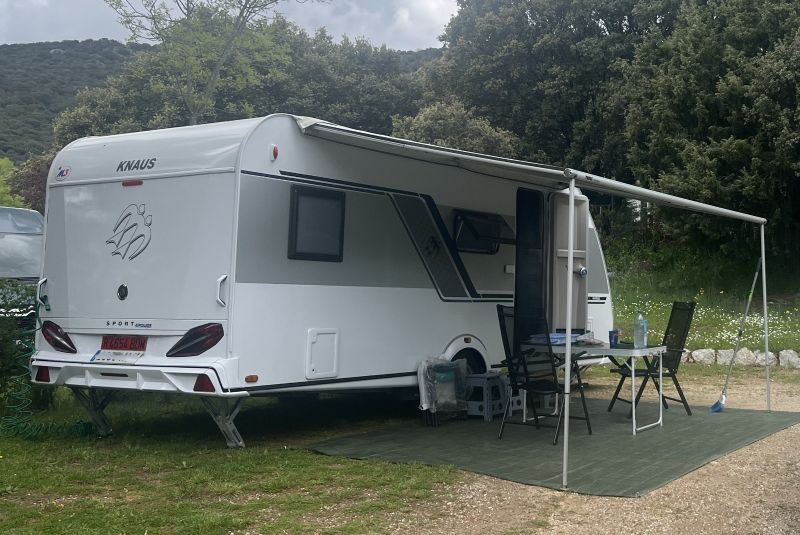 En venta Knaus Sport KD 500 e-power Blanco 2023 Madrid foto 2