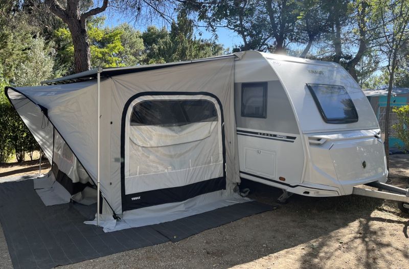 En venta Knaus Sport KD 500 e-power Blanco 2023 Madrid foto 4