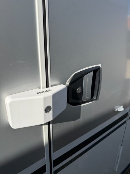 En venta Knaus Sport KD 500 e-power Blanco 2023 Madrid foto 6