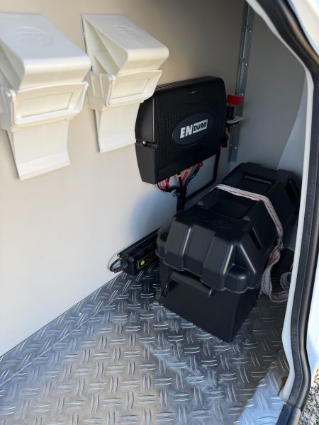 En venta Knaus Sport KD 500 e-power Blanco 2023 Madrid foto 8