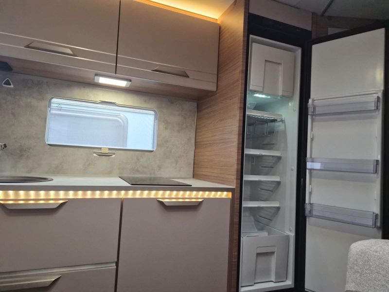 En venta Knaus Sport KD 500 e-power Blanco 2023 Madrid foto 12