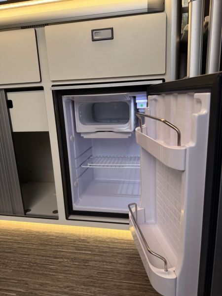 En venta Ford Panama Van P10S - Ford Transit Custom 170CV Gris 2024 Madrid foto 6