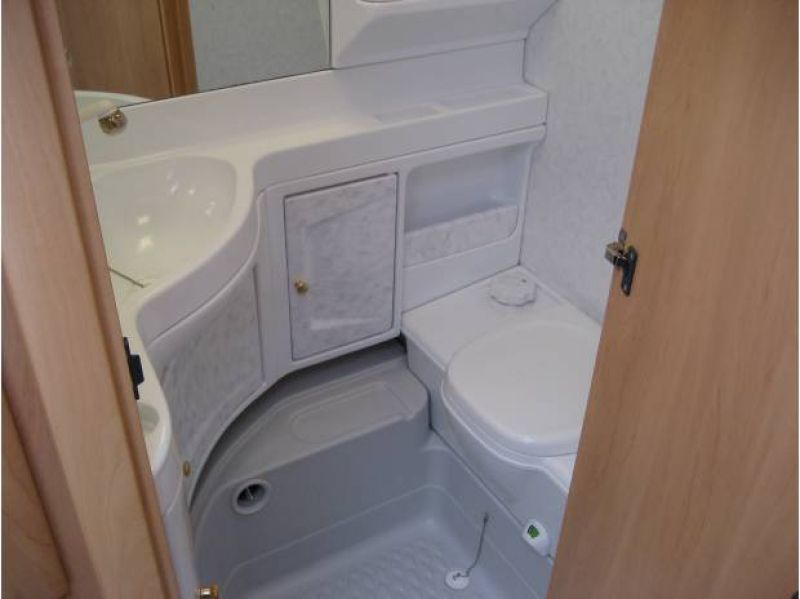 En venta Hobby 450UB Luxe Blanco 2001 Alicante foto 5