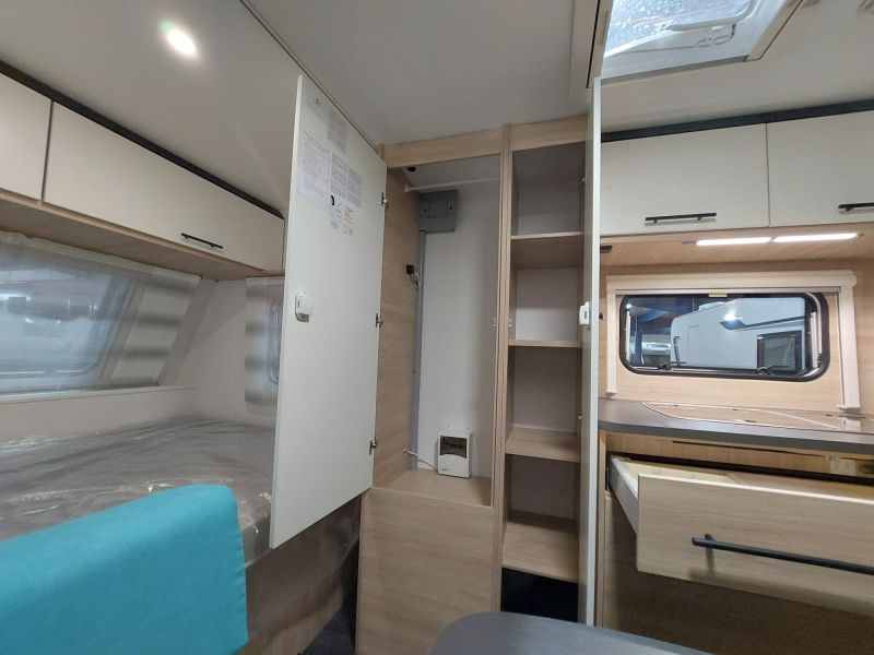 En venta Caravelair Caravelair Alba 486 Family Oferta Stocks Blanco 2025 Barcelona foto 12