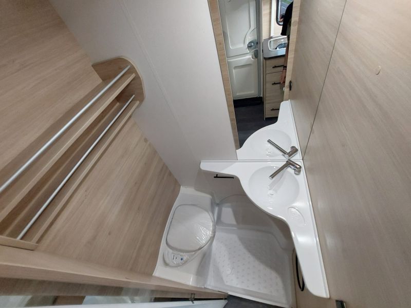 En venta Caravelair Caravelair Alba 486 Family Oferta Stocks Blanco 2025 Barcelona foto 18