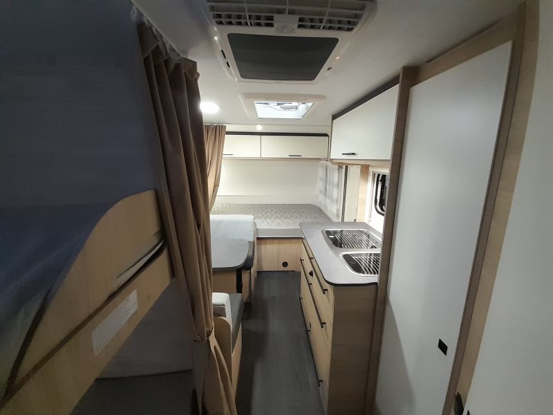 En venta Caravelair Caravelair Alba 496 Family Oferta Stocks Blanco 2025 Barcelona foto 9