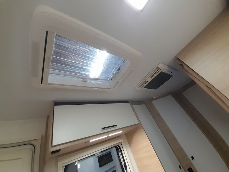 En venta Caravelair Caravelair Alba 496 Family Oferta Stocks Blanco 2025 Barcelona foto 13