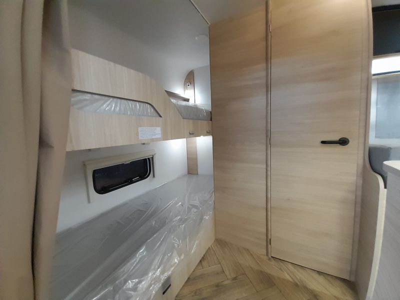 En venta Caravelair Caravelair Sport Line 486 Family Oferta Stocks  Gris 2025 Barcelona foto 7