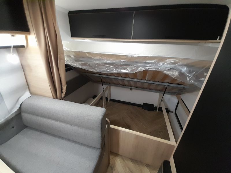 En venta Caravelair Caravelair Sport Line 486 Family Oferta Stocks  Gris 2025 Barcelona foto 12