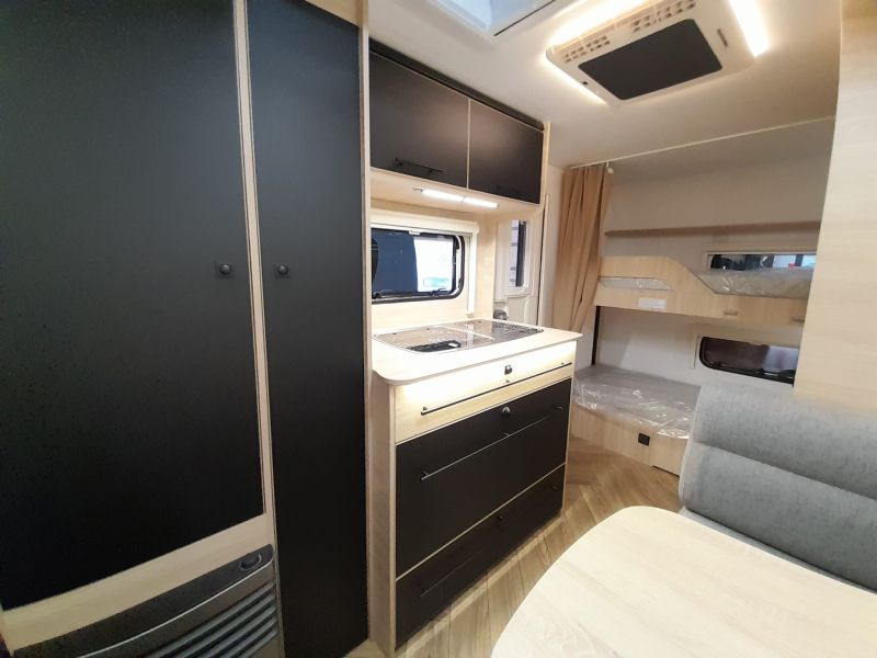 En venta Caravelair Caravelair Sport Line 486 Family Oferta Stocks  Gris 2025 Barcelona foto 14