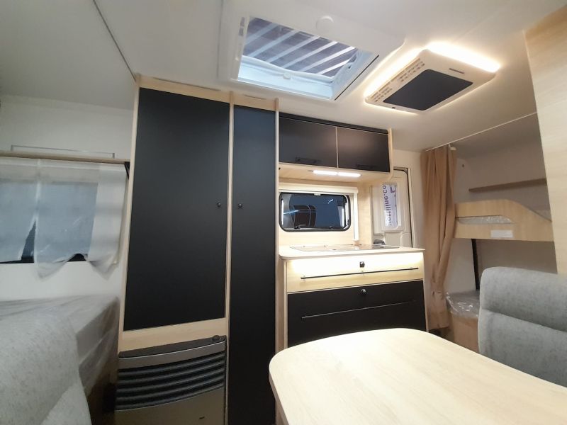 En venta Caravelair Caravelair Sport Line 486 Family Oferta Stocks  Gris 2025 Barcelona foto 18