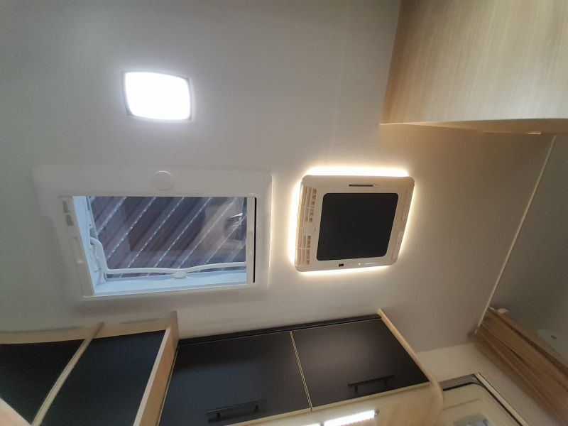 En venta Caravelair Caravelair Sport Line 486 Family Oferta Stocks  Gris 2025 Barcelona foto 19