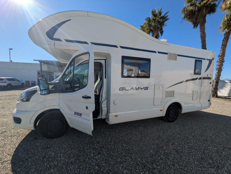 En venta Ford Ford McLouis Glamys 222 *OFERTA* Blanco 2023 Málaga foto 2