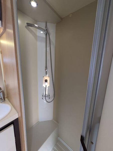 En venta Ford Ford McLouis Glamys 222 *OFERTA* Blanco 2023 Málaga foto 10