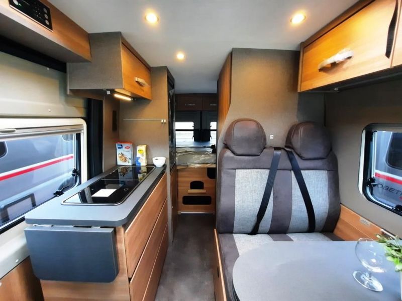 En venta Dethleffs Globetrail 600 DF Classic Gris 2024 Santa Cruz de Tenerife foto 5