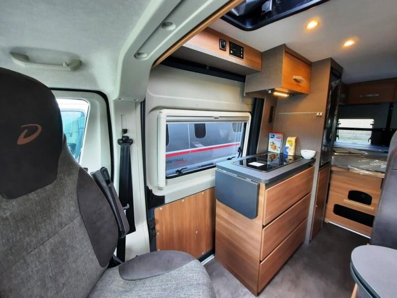 En venta Dethleffs Globetrail 600 DF Classic Gris 2024 Santa Cruz de Tenerife foto 6