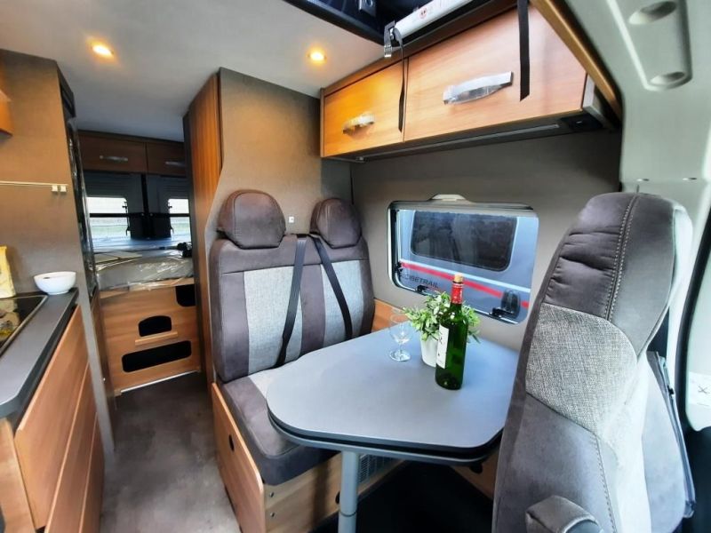 En venta Dethleffs Globetrail 600 DF Classic Gris 2024 Santa Cruz de Tenerife foto 7