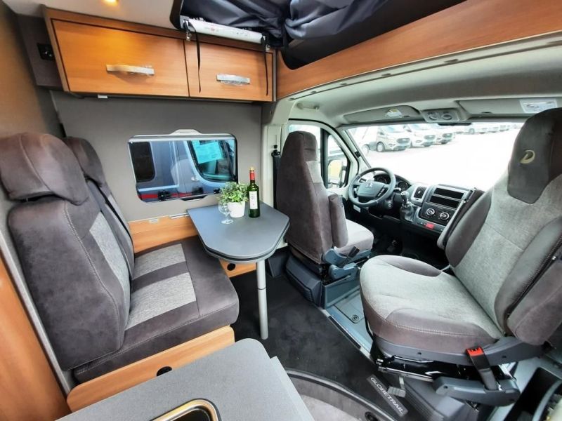 En venta Dethleffs Globetrail 600 DF Classic Gris 2024 Santa Cruz de Tenerife foto 8