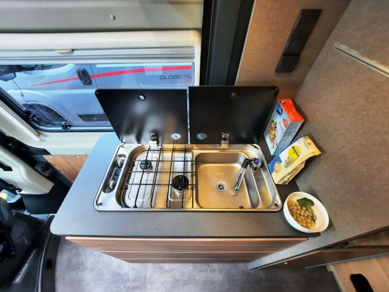 En venta Dethleffs Globetrail 600 DF Classic Gris 2024 Santa Cruz de Tenerife foto 13