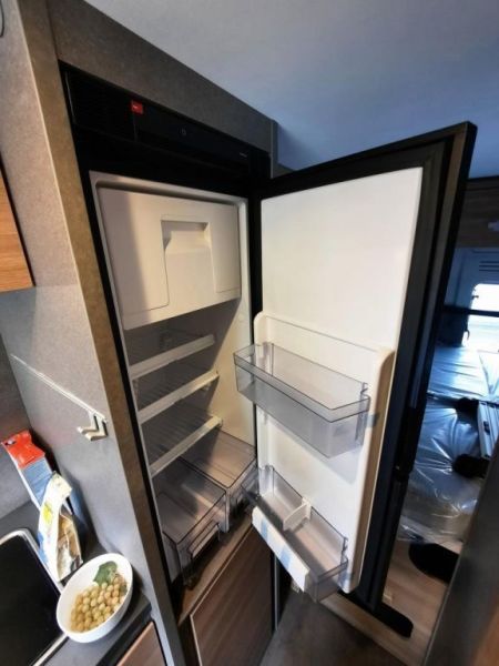 En venta Dethleffs Globetrail 600 DF Classic Gris 2024 Santa Cruz de Tenerife foto 14