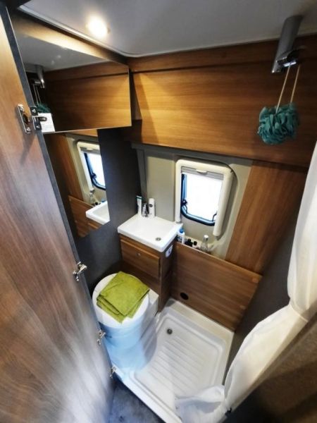 En venta Dethleffs Globetrail 600 DF Classic Gris 2024 Santa Cruz de Tenerife foto 15