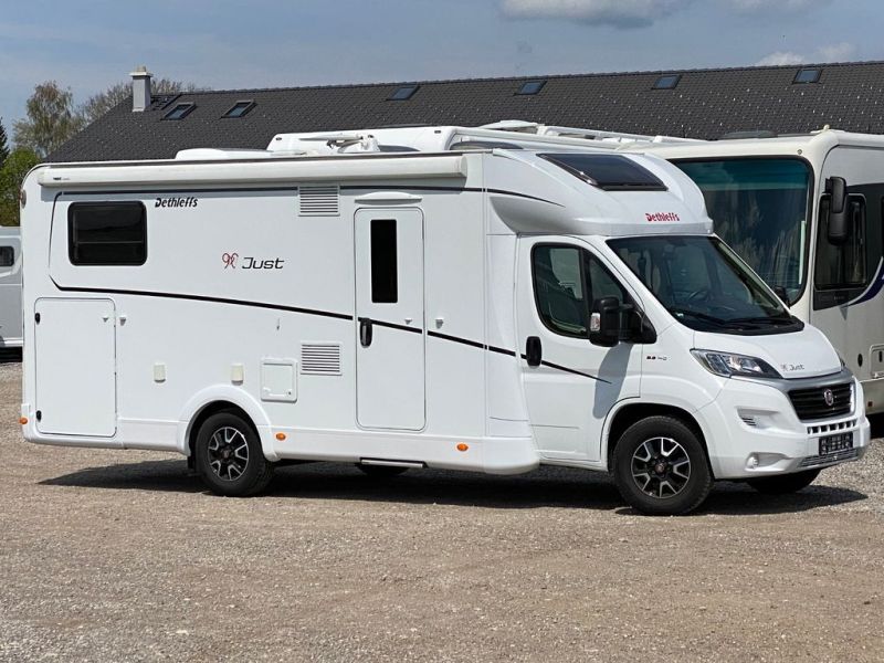 En venta Dethleffs Just 90T 7052- 38.000,00 EUR Blanco 2021 Madrid foto 2