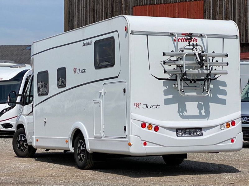 En venta Dethleffs Just 90T 7052- 38.000,00 EUR Blanco 2021 Madrid foto 7