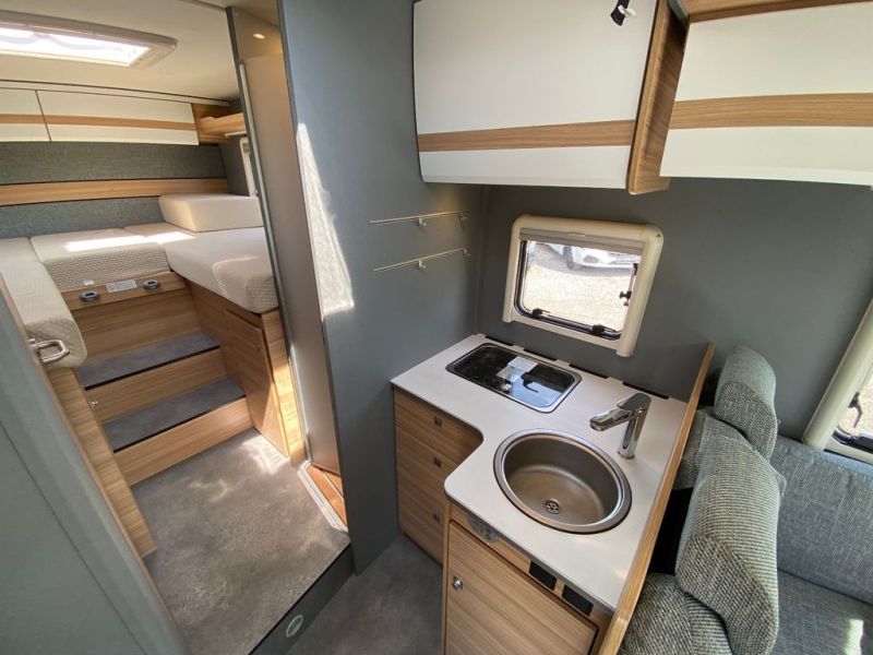 En venta Dethleffs Just 90T 7052- 38.000,00 EUR Blanco 2021 Madrid foto 9