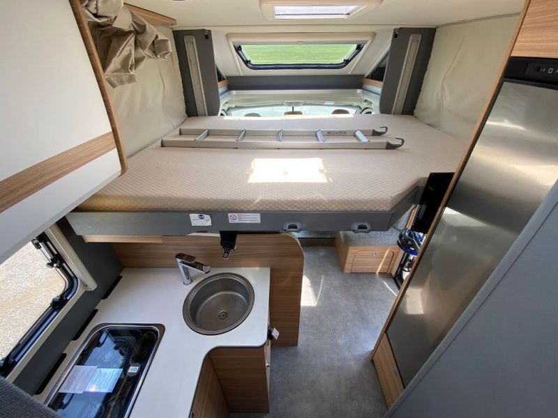 En venta Dethleffs Just 90T 7052- 38.000,00 EUR Blanco 2021 Madrid foto 15