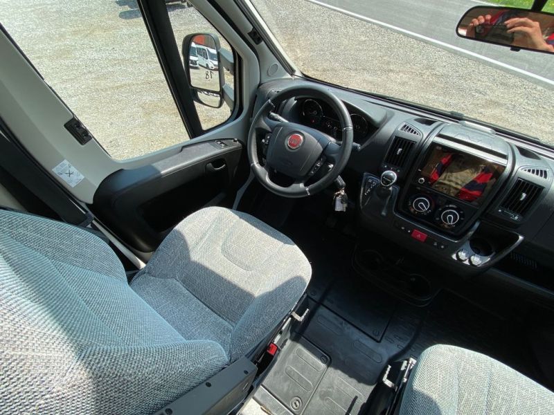 En venta Dethleffs Just 90T 7052- 38.000,00 EUR Blanco 2021 Madrid foto 16