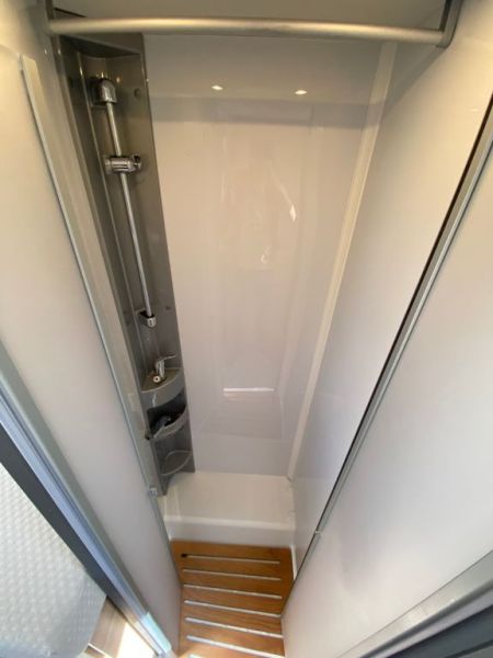 En venta Dethleffs Just 90T 7052- 38.000,00 EUR Blanco 2021 Madrid foto 18