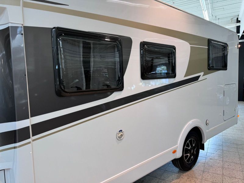 En venta Fiat Capron T68 Cámara Automática Toldo de garaje LED Blanco 2018 Santa Cruz de Tenerife foto 2